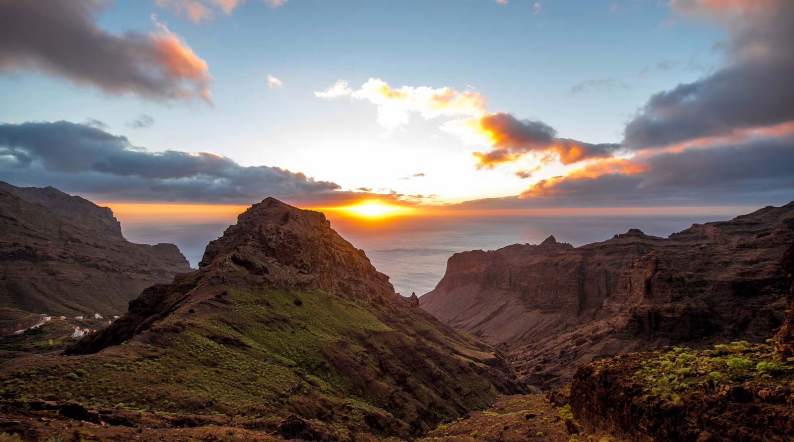 Sonnenuntergang in den Bergen von La Gomera