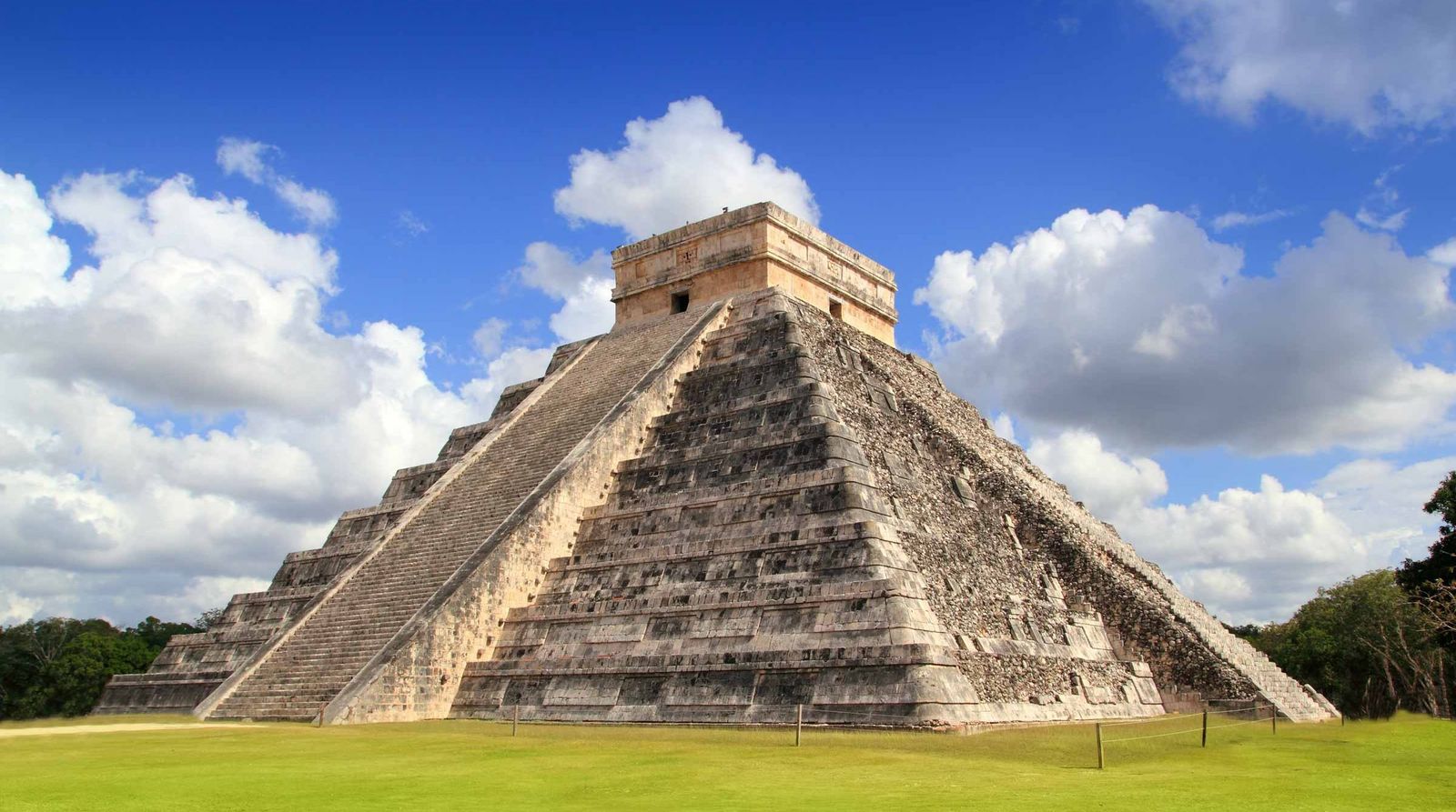 Mexiko Ferien Chichen Itza Tzompantli