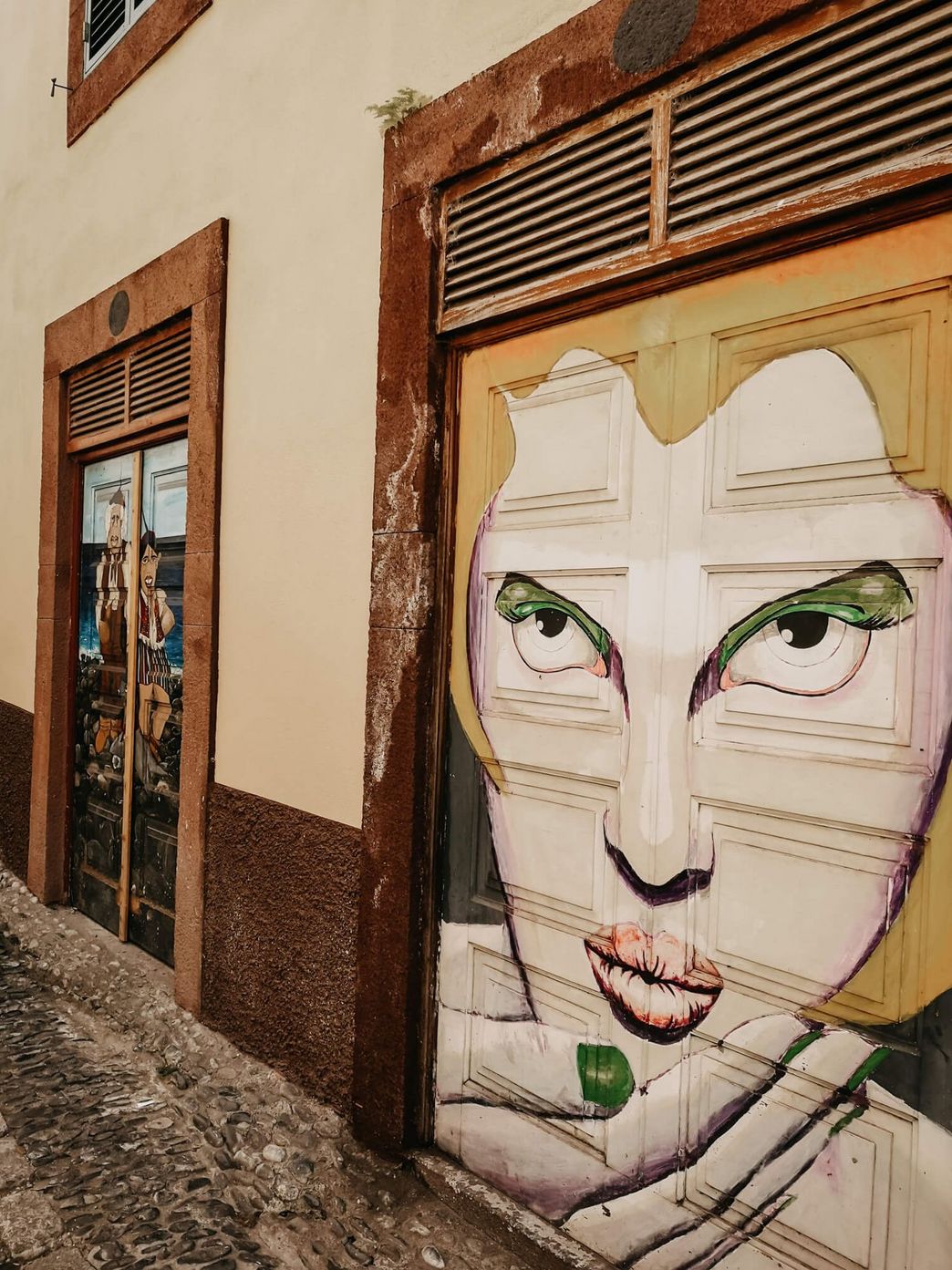 Bunte Tueren Funchal