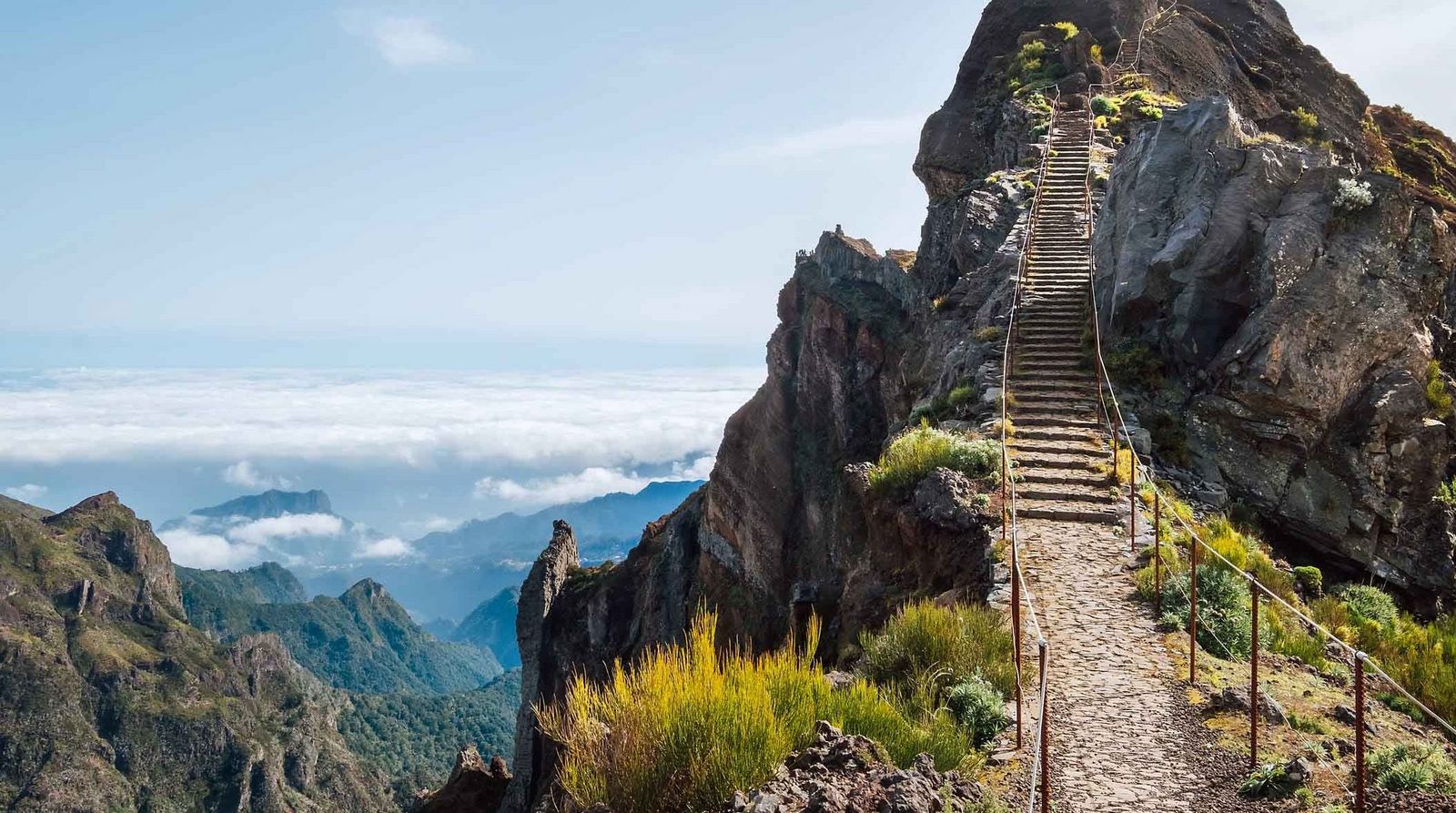 Der Wanderweg auf den Pico do Arieiro in Madeira