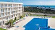 Sur Menorca Hotel, Suites & Waterpark, Spanien, Menorca, Cala Biniancolla, Bild 1